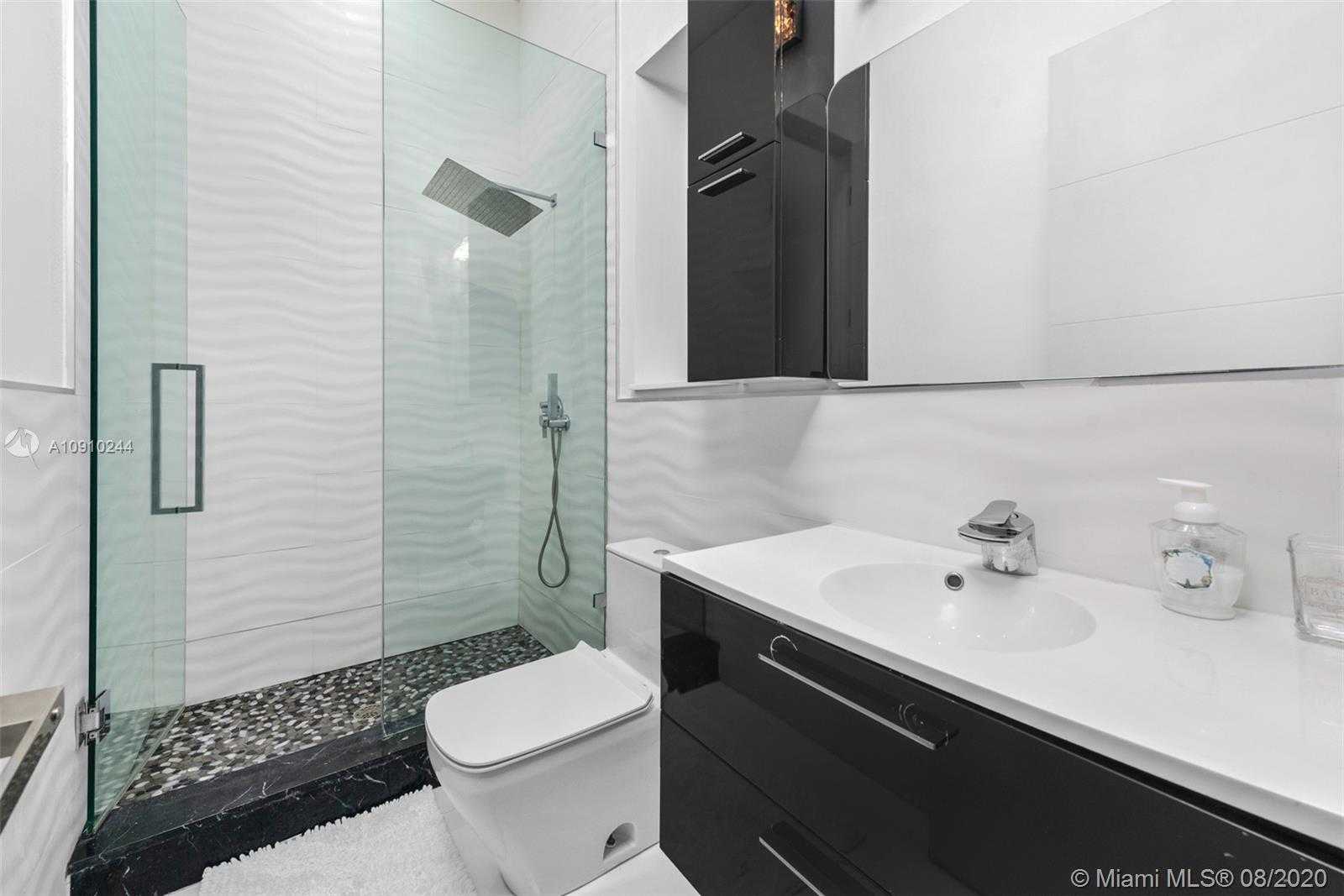 Small Image of 16444 NE 33rd Ave, North Miami Beach, FL 33160, USA Number 51