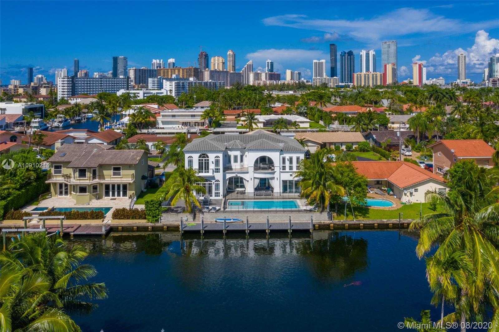 Small Image of 16444 NE 33rd Ave, North Miami Beach, FL 33160, USA Number 54