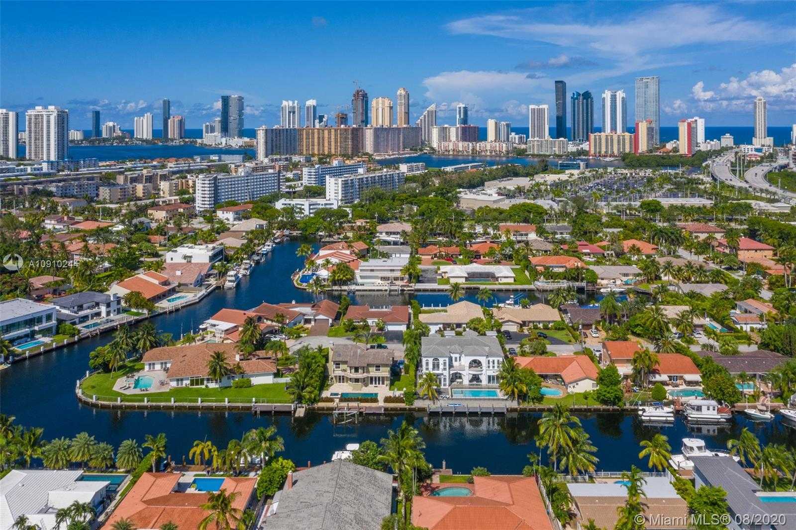 Small Image of 16444 NE 33rd Ave, North Miami Beach, FL 33160, USA Number 57