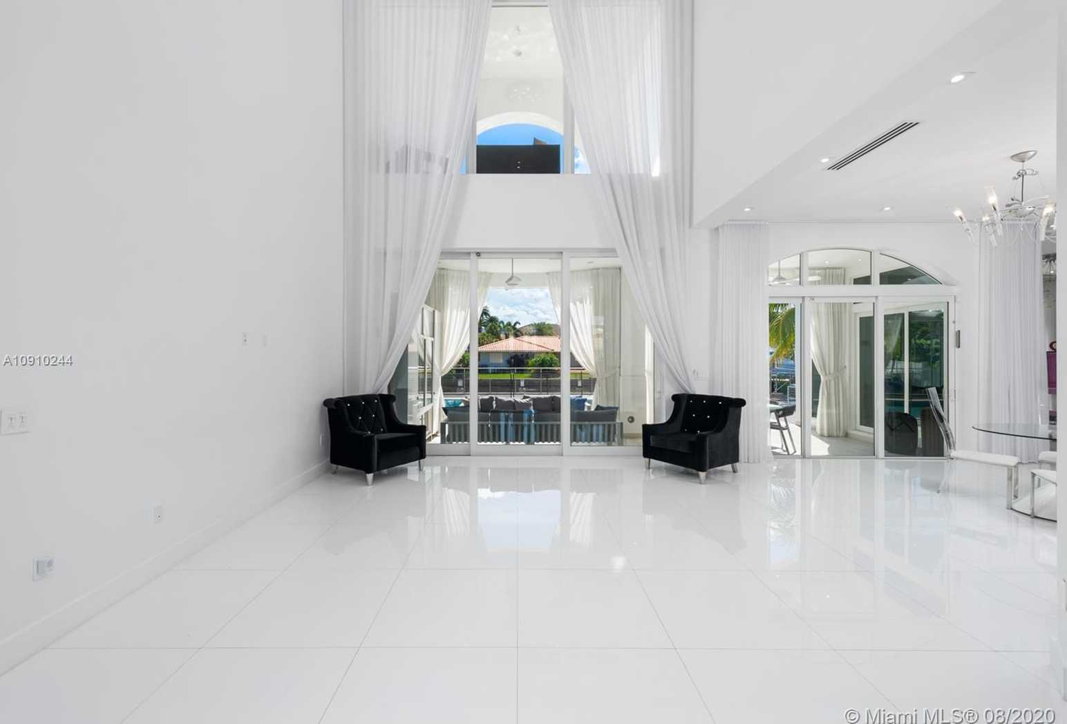 Small Image of 16444 NE 33rd Ave, North Miami Beach, FL 33160, USA Number 8