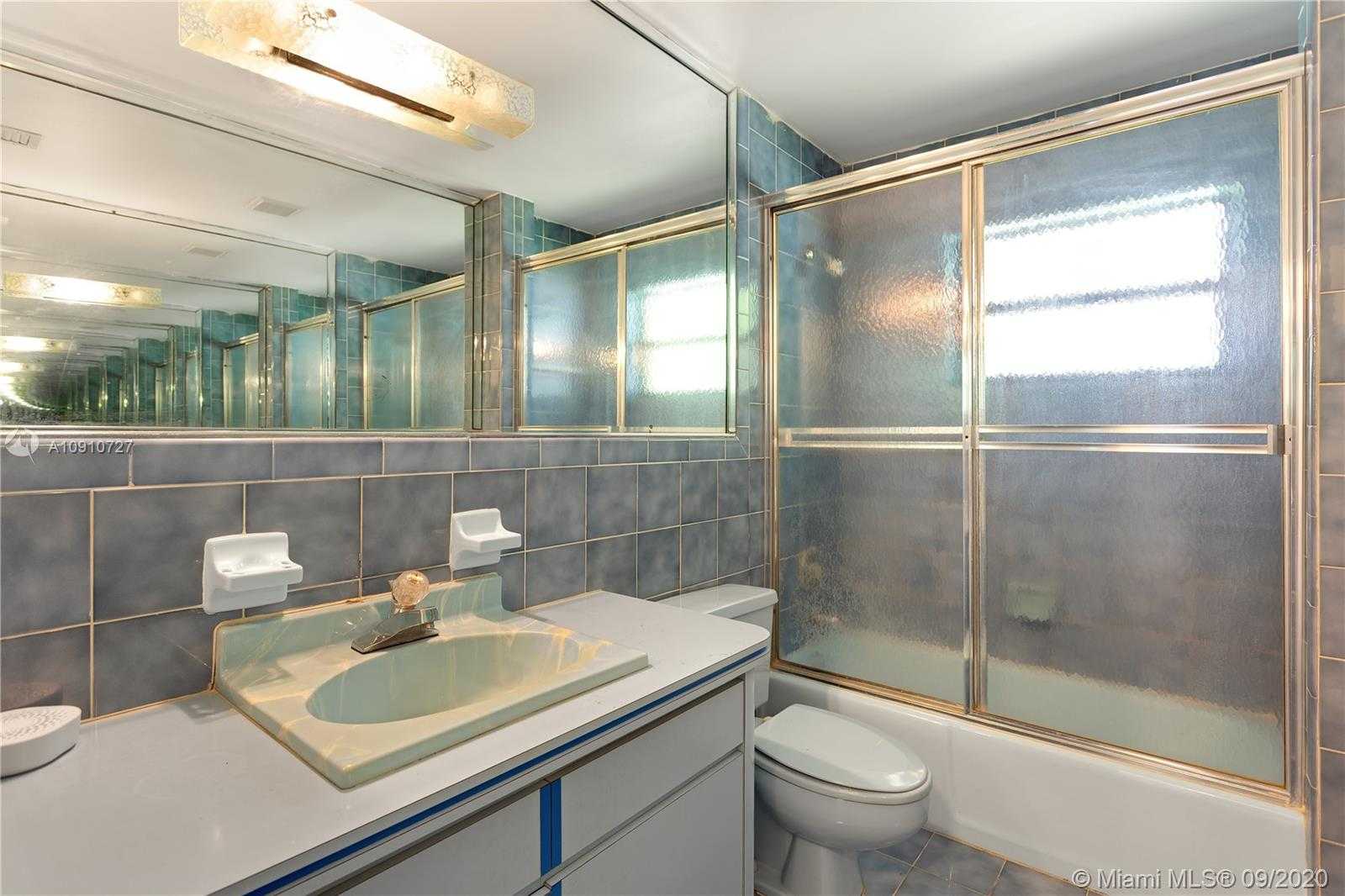 Small Image of 298 NORTH EAST 91ST ST, Miami Shores Number 13