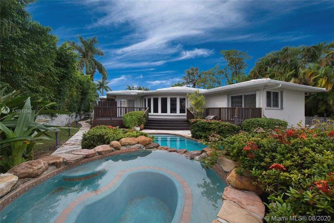 Small Image of 9501 EAST BROADVIEW DR, Bay Harbor Islands Number 2