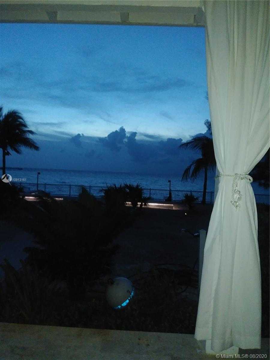 Small Image of 200 Ocean Ln Dr, Key Biscayne, FL 33149, USA Number 13