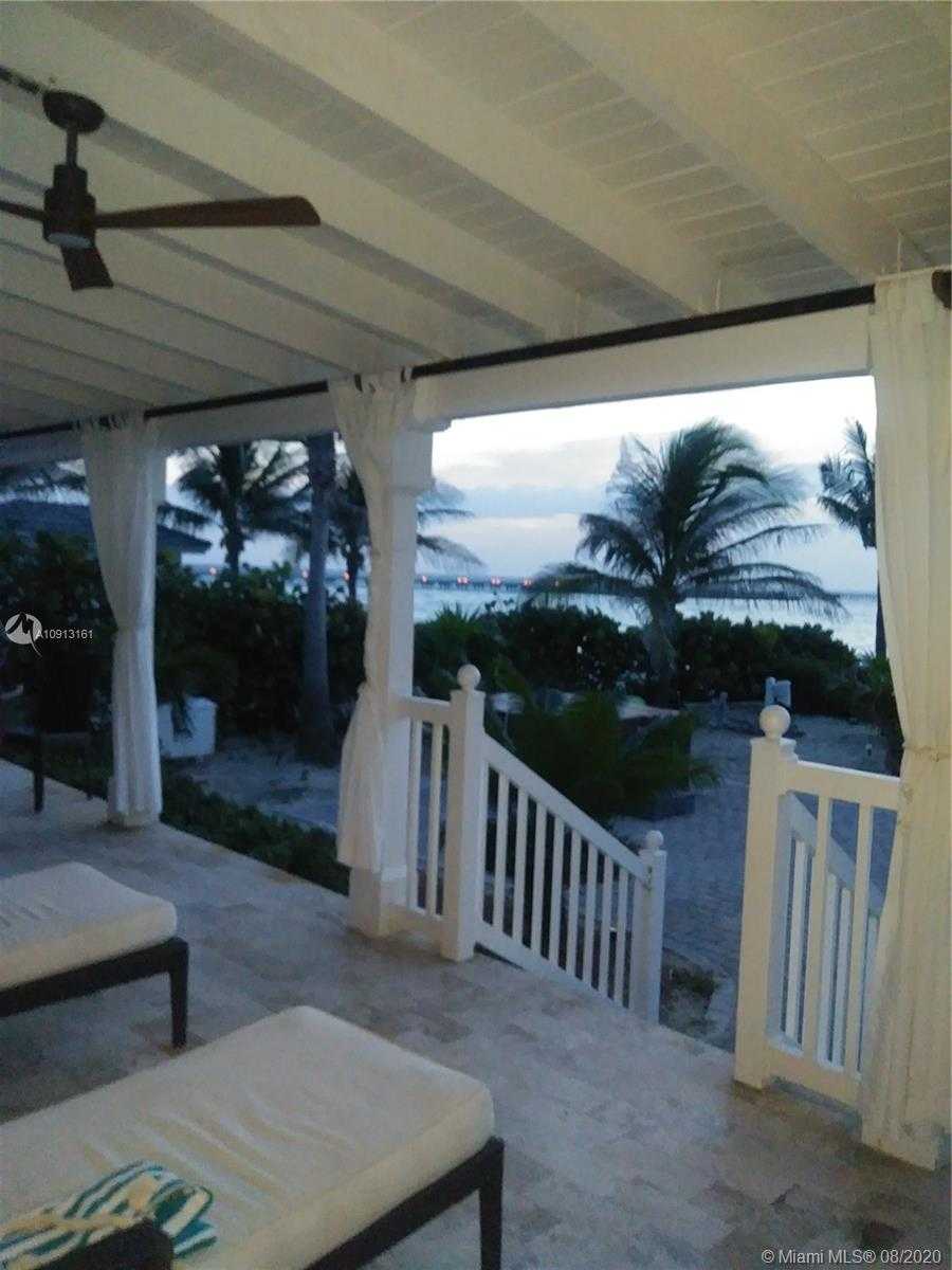 Small Image of 200 Ocean Ln Dr, Key Biscayne, FL 33149, USA Number 14