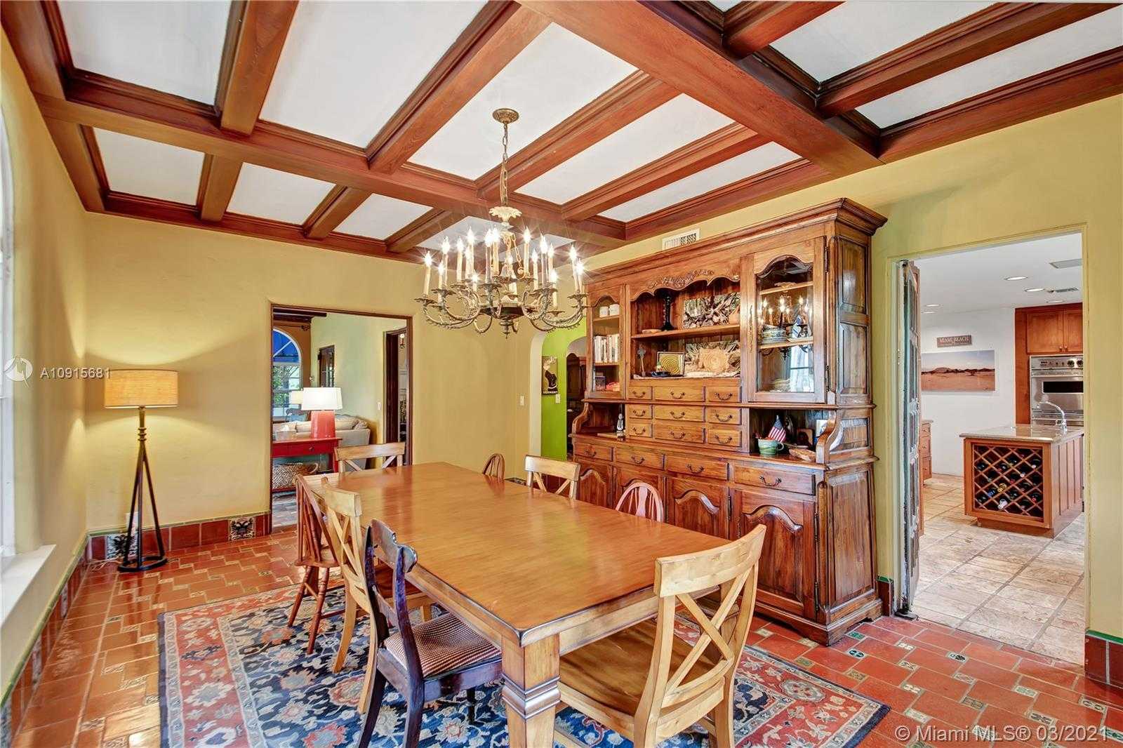 Small Image of 5455 ALTON RD, Miami Beach Number 14