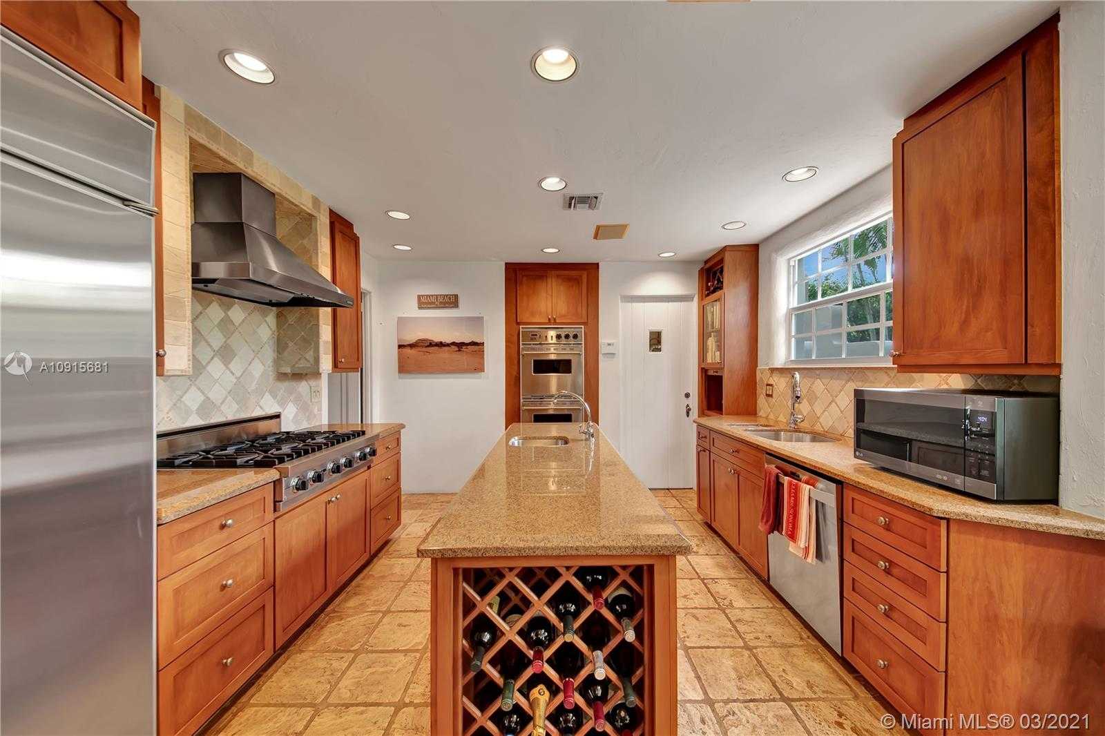 Small Image of 5455 ALTON RD, Miami Beach Number 15