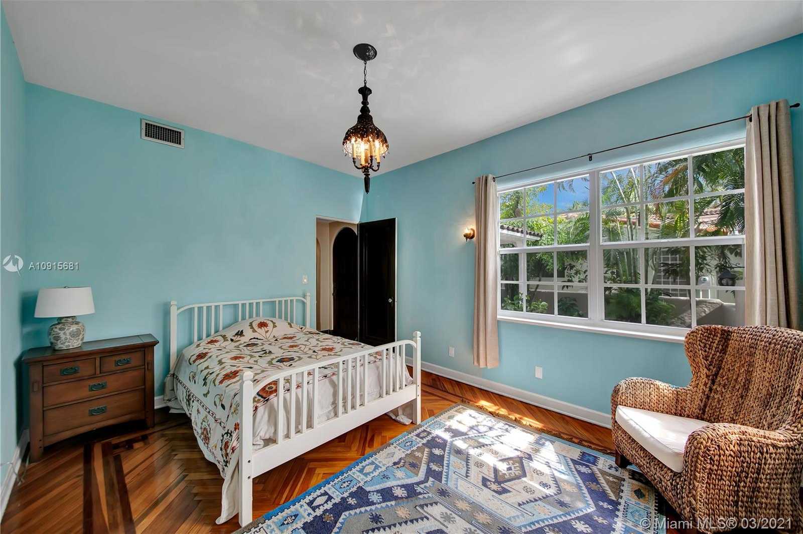 Small Image of 5455 ALTON RD, Miami Beach Number 17