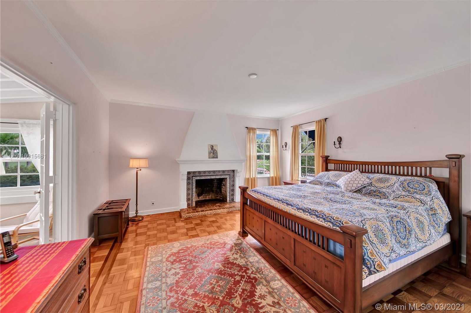 Small Image of 5455 ALTON RD, Miami Beach Number 21