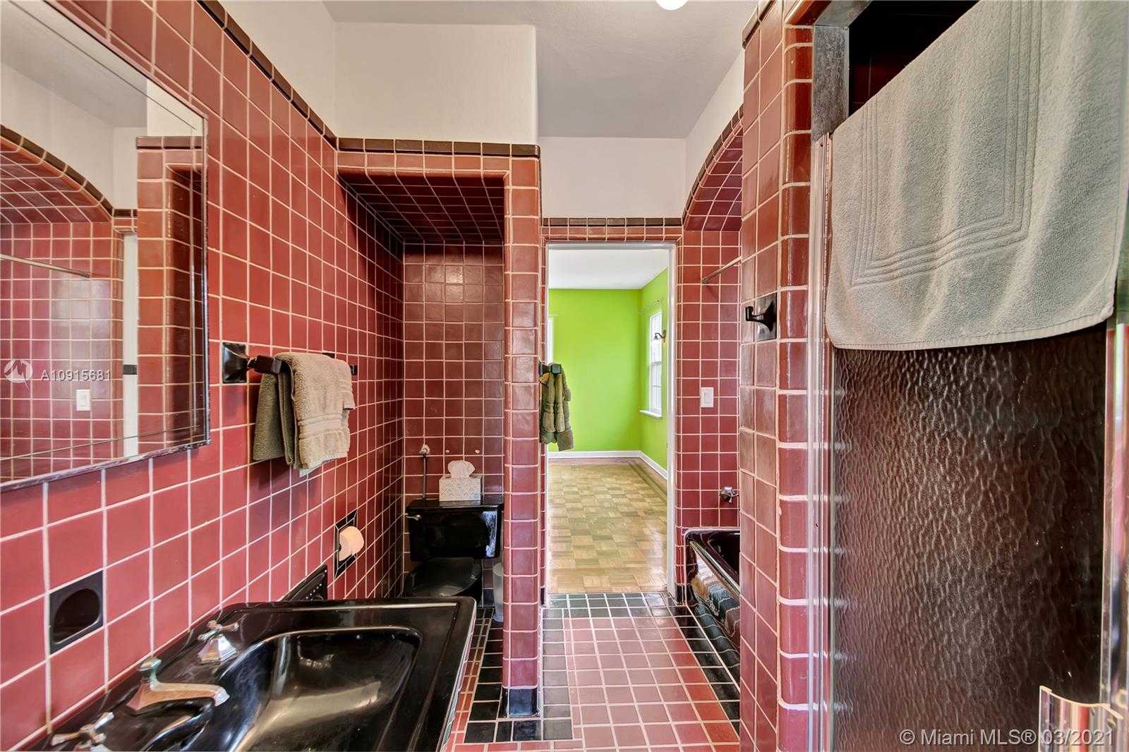 Small Image of 5455 ALTON RD, Miami Beach Number 24