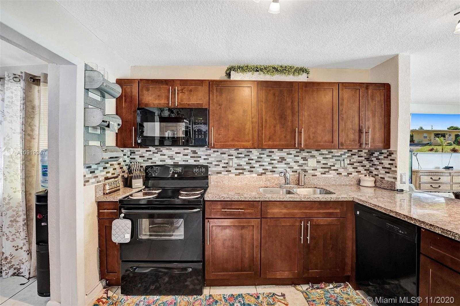 Small Image of 2700 NORTH EAST 8TH TER, Pompano Beach Number 11