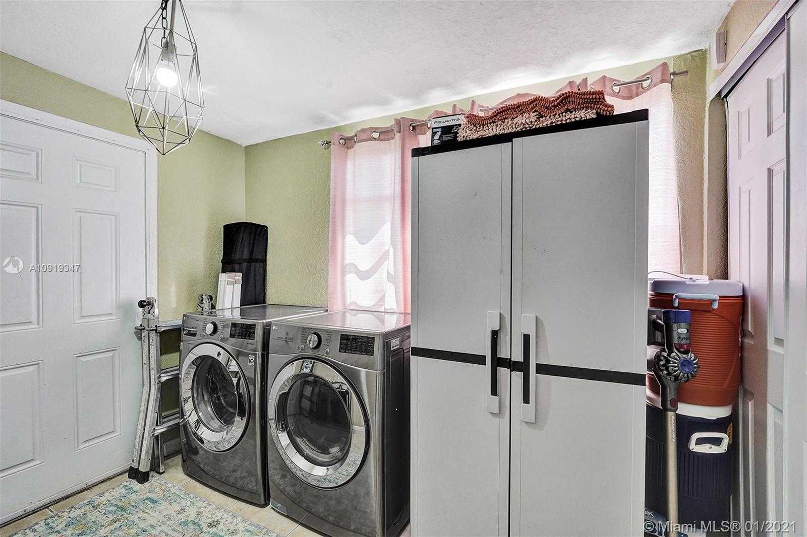 Small Image of 2700 NORTH EAST 8TH TER, Pompano Beach Number 15