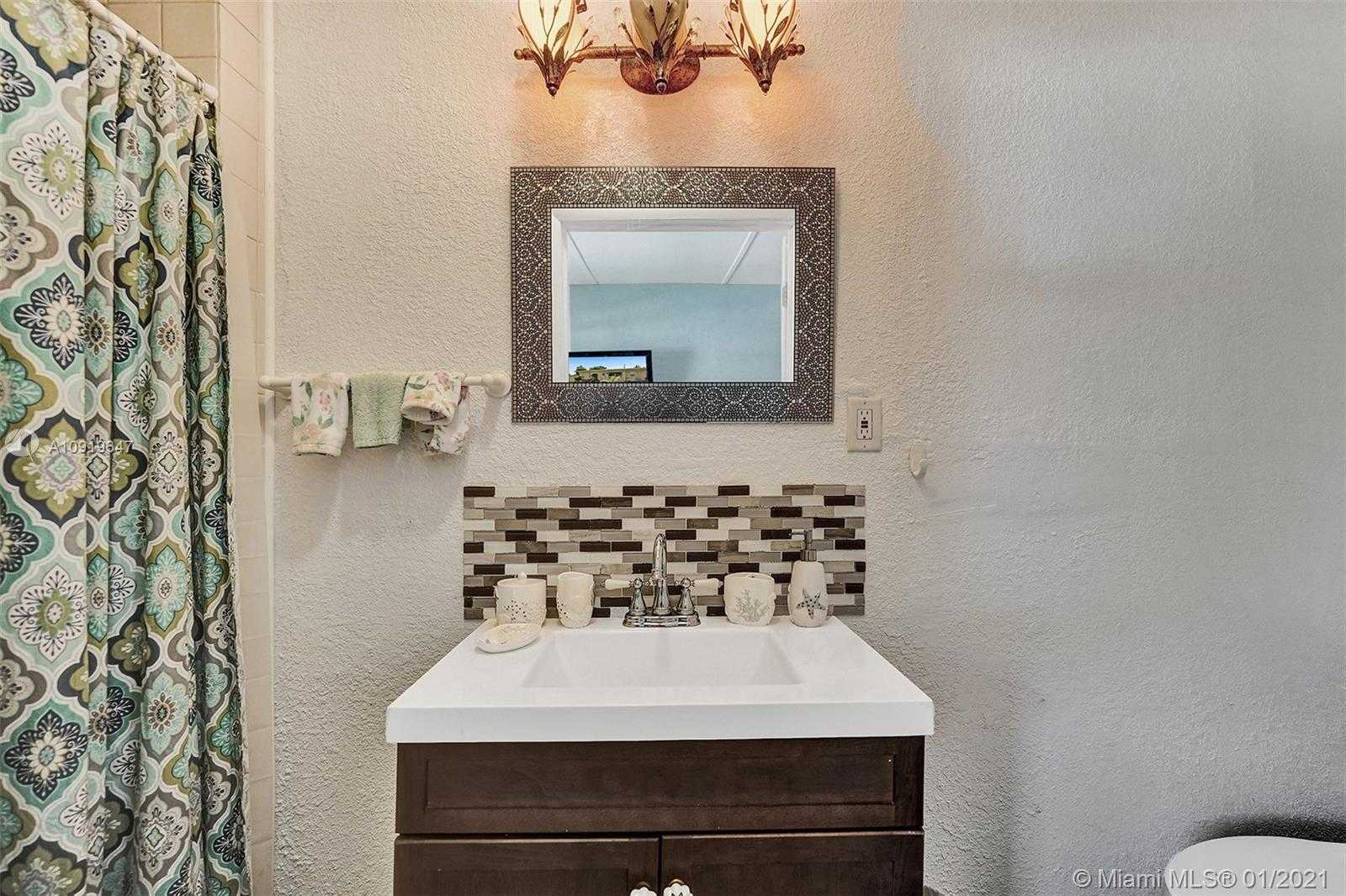 Small Image of 2700 NORTH EAST 8TH TER, Pompano Beach Number 23