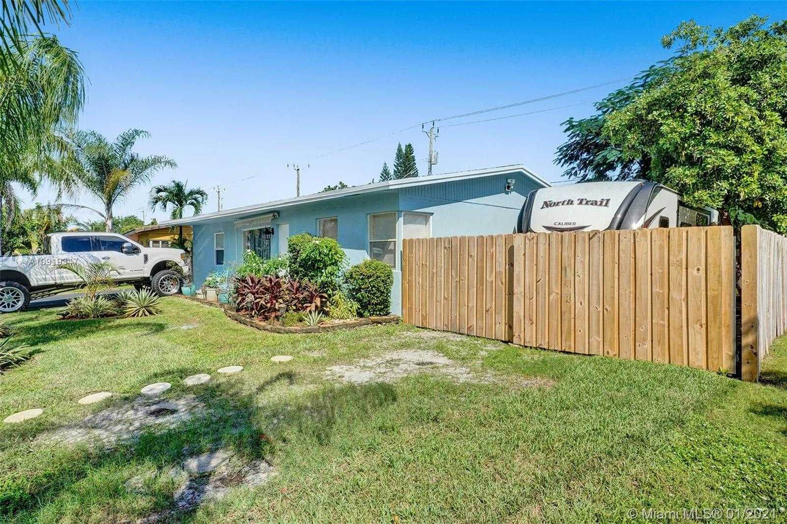 Small Image of 2700 NORTH EAST 8TH TER, Pompano Beach Number 3
