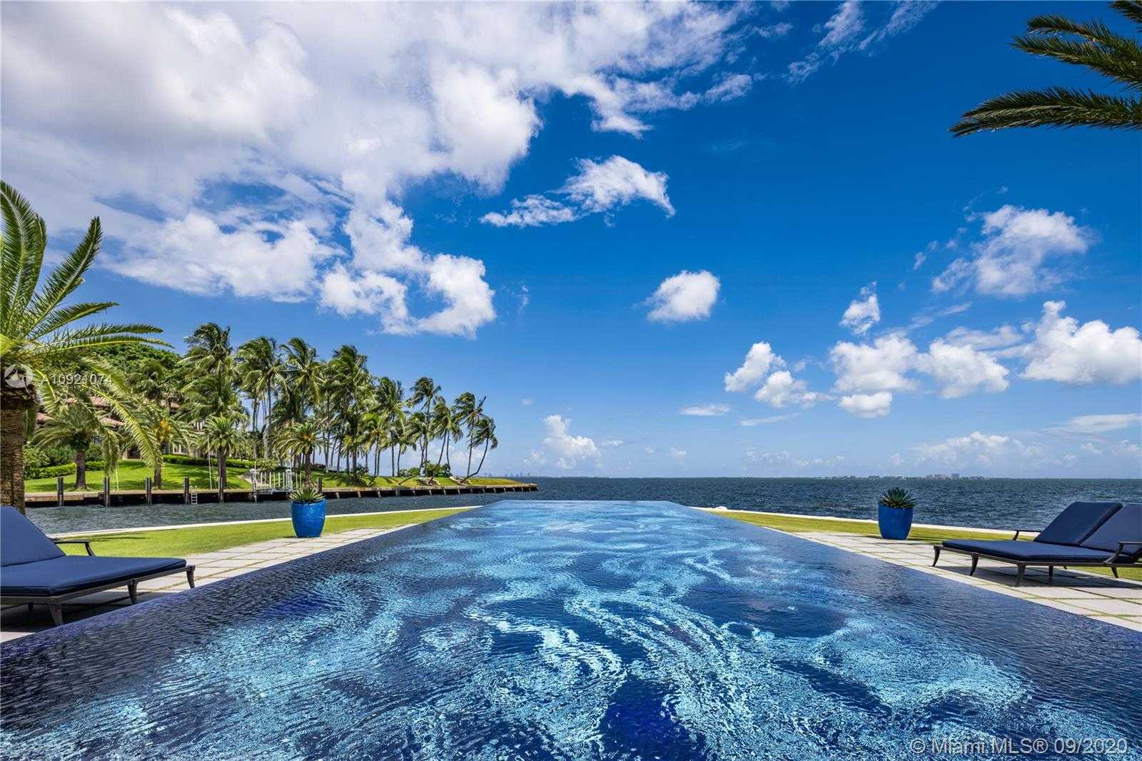 Small Image of 41 ARVIDA PKWY, Coral Gables Number 3