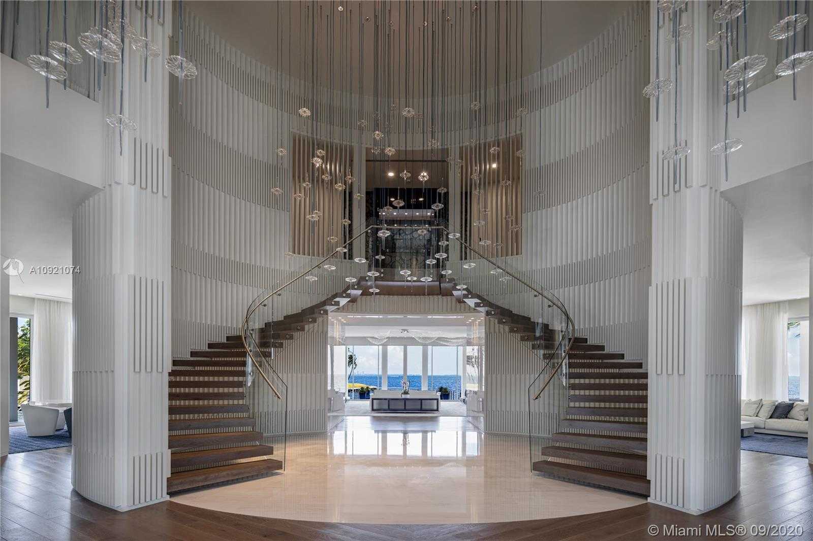 Small Image of 41 ARVIDA PKWY, Coral Gables Number 4