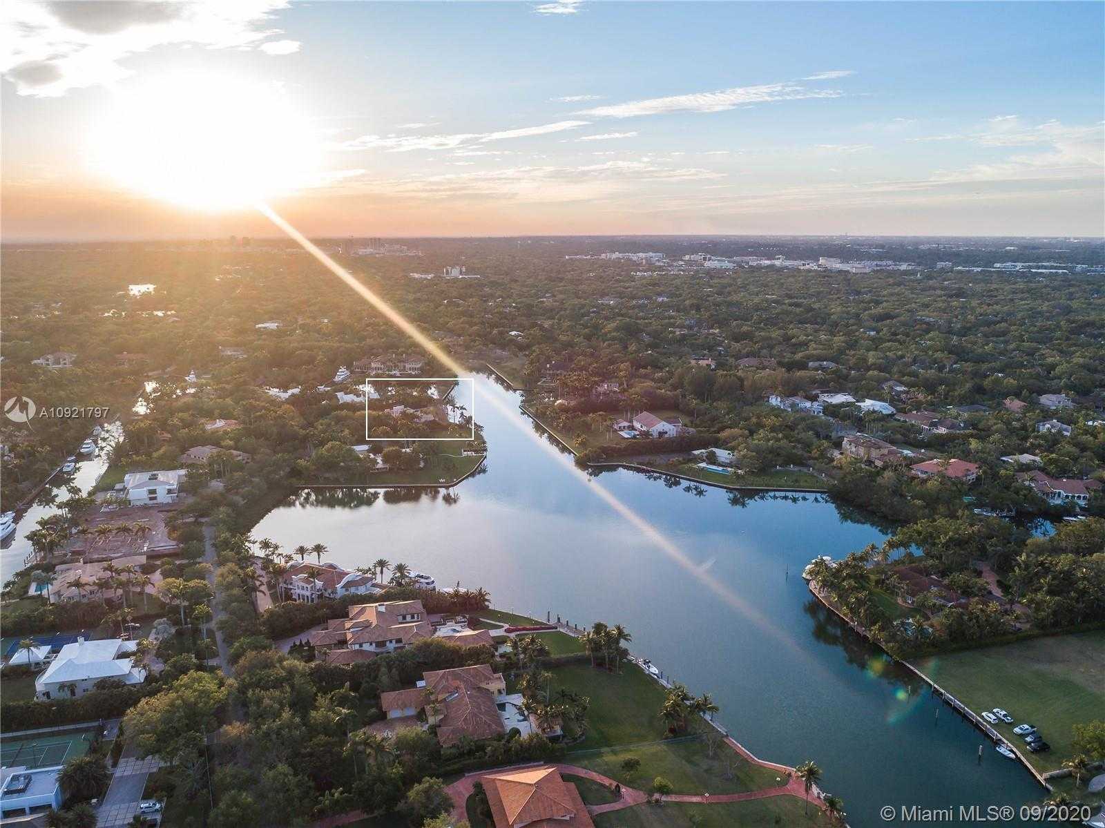 Small Image of 601 LEUCADENDRA DR, Coral Gables Number 4