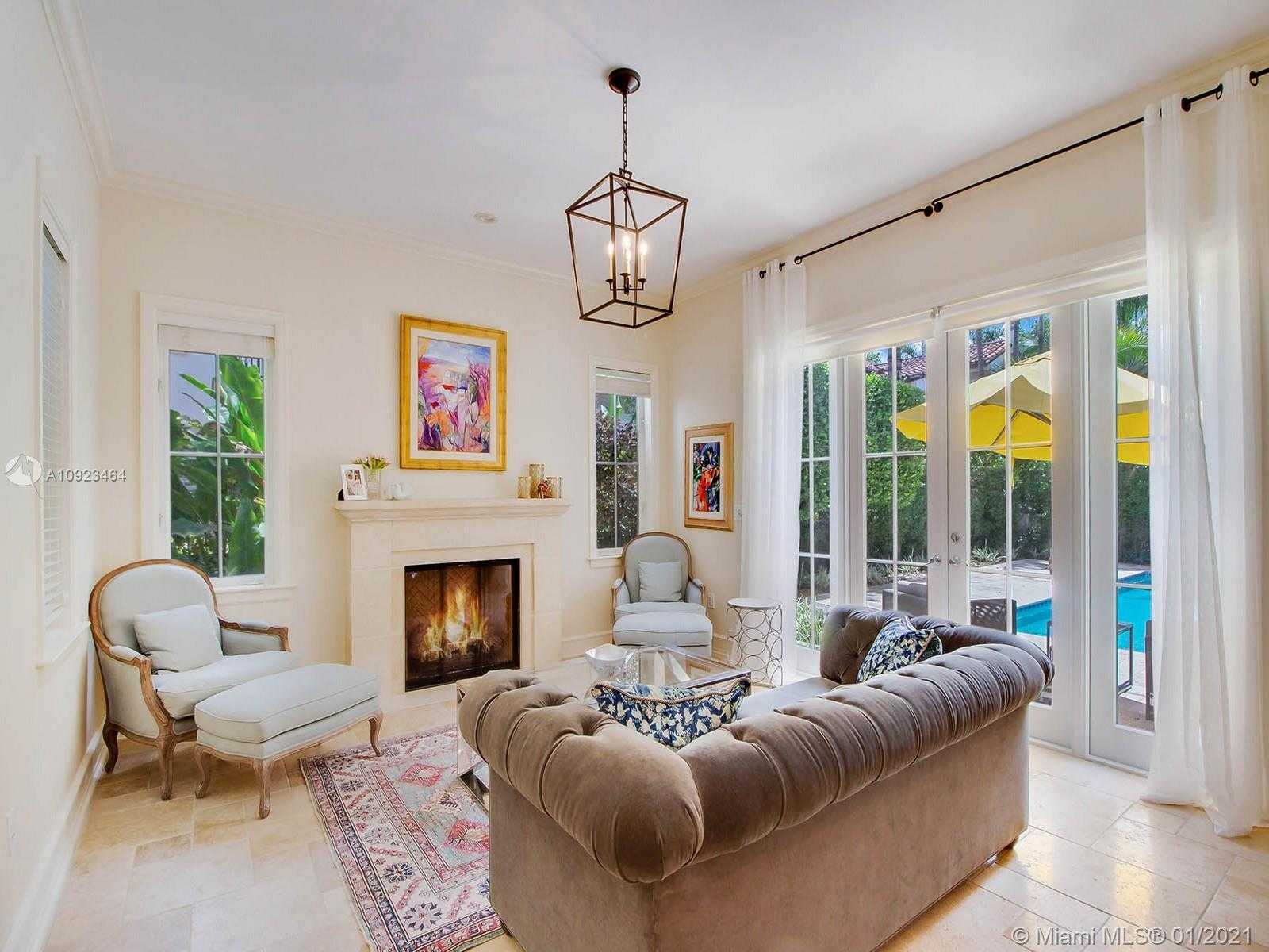 Small Image of 722 ALMERIA AVENUE, Coral Gables Number 12