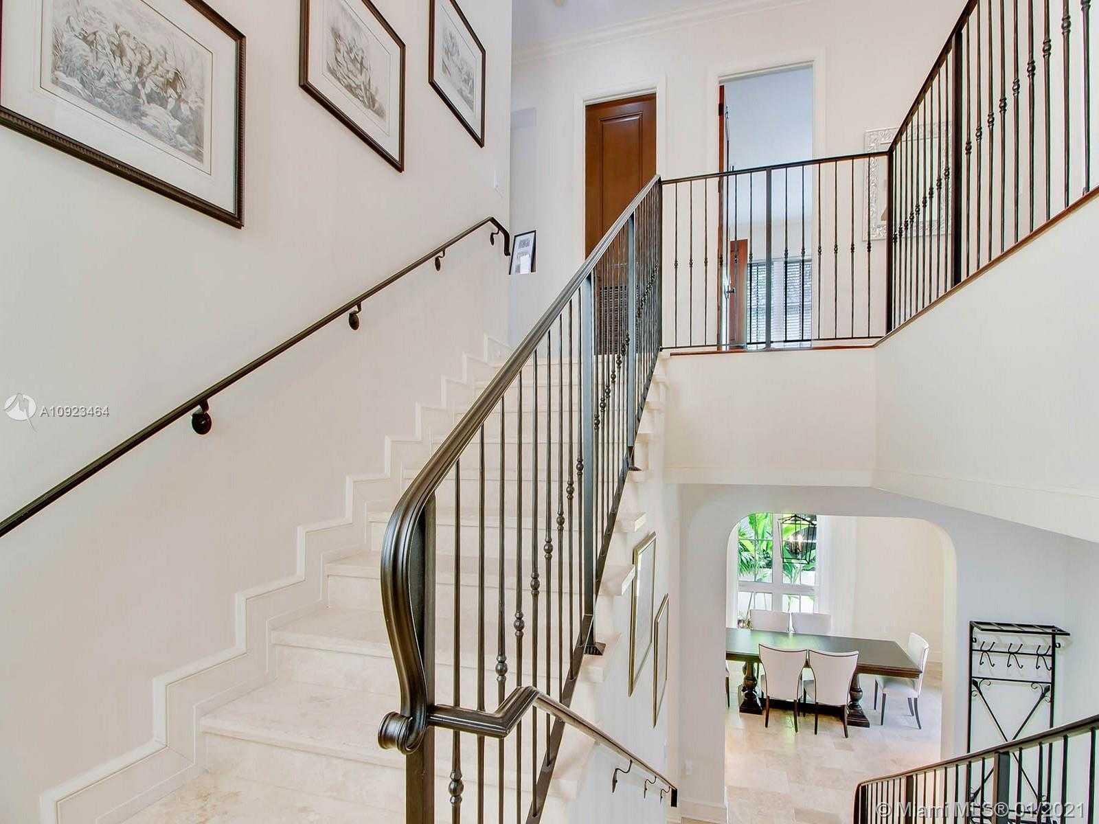 Small Image of 722 ALMERIA AVENUE, Coral Gables Number 18