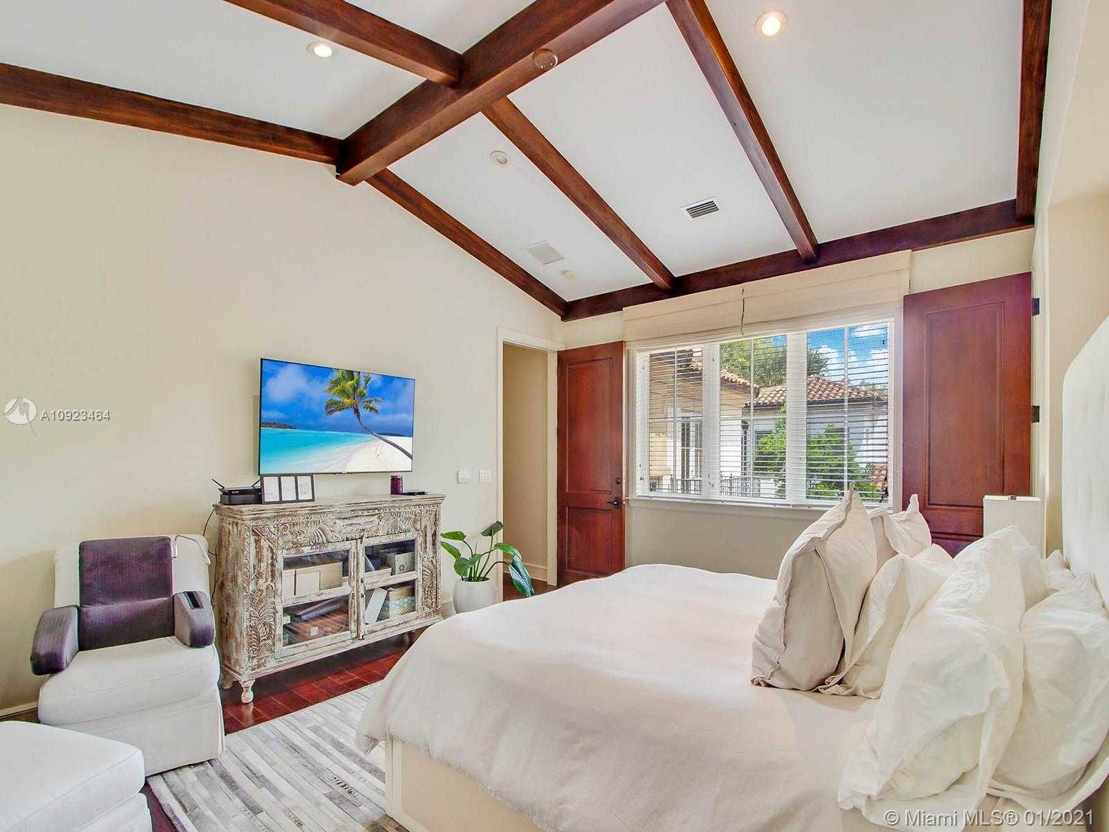 Small Image of 722 ALMERIA AVENUE, Coral Gables Number 21