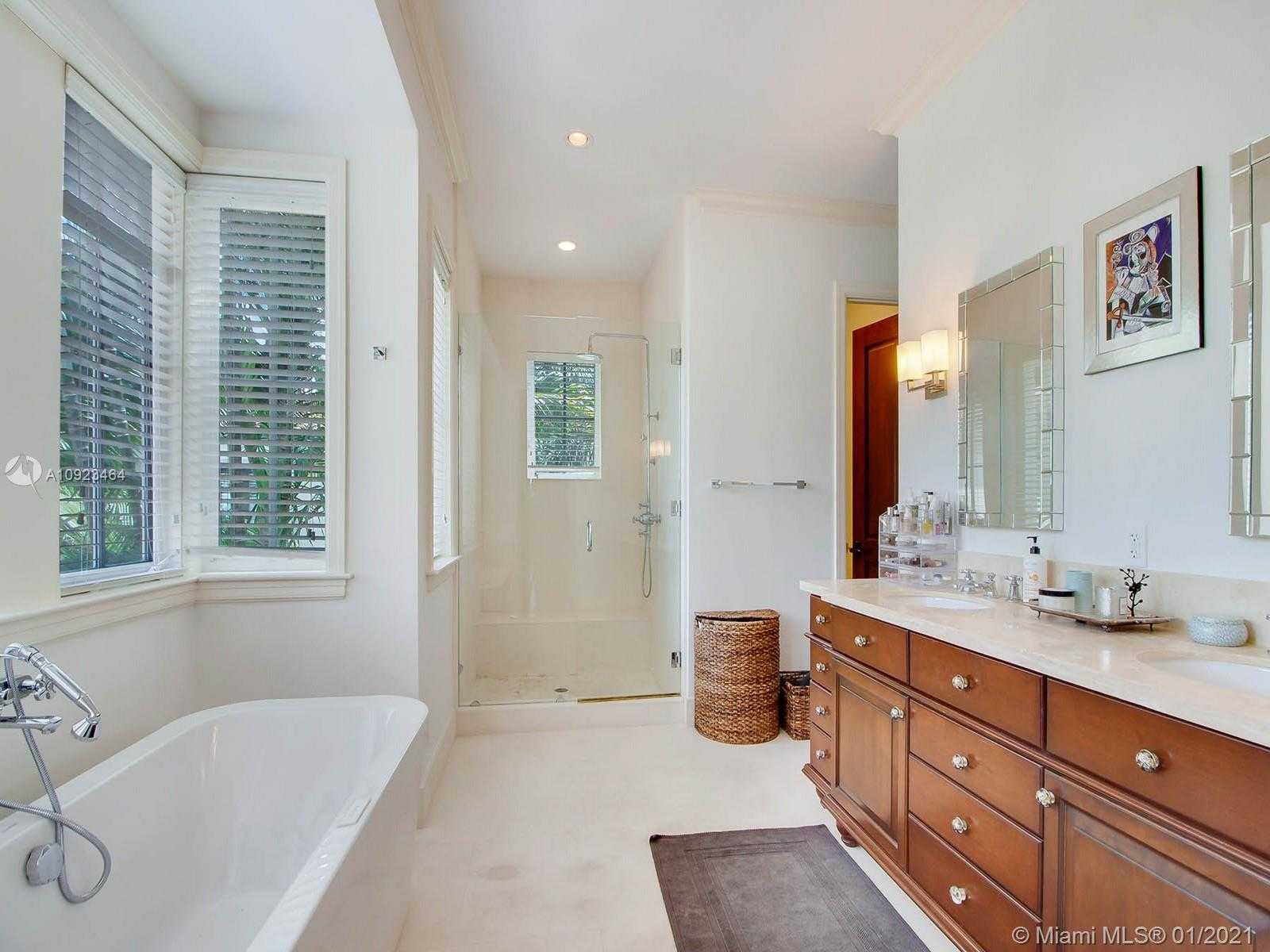 Small Image of 722 ALMERIA AVENUE, Coral Gables Number 22