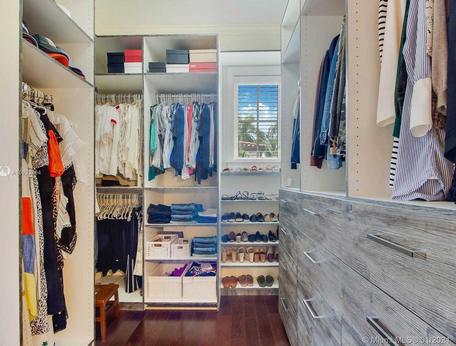 Small Image of 722 ALMERIA AVENUE, Coral Gables Number 25