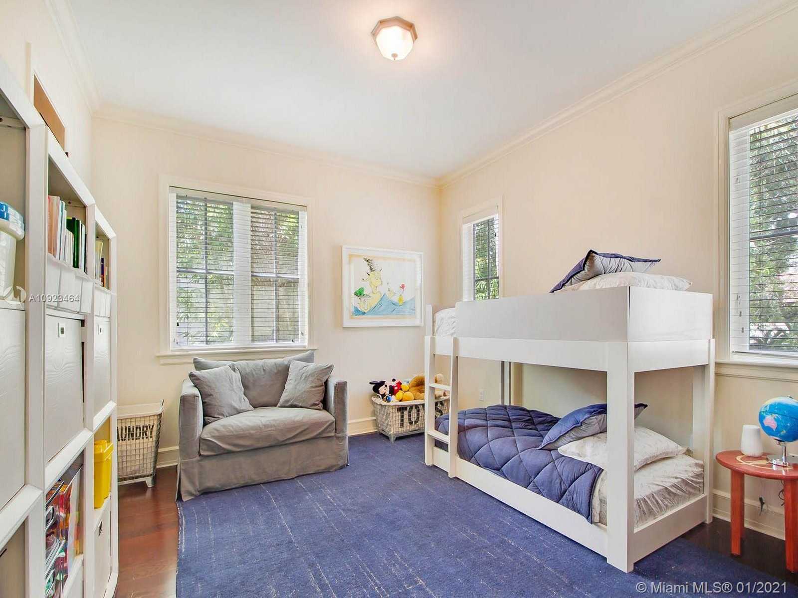 Small Image of 722 ALMERIA AVENUE, Coral Gables Number 27