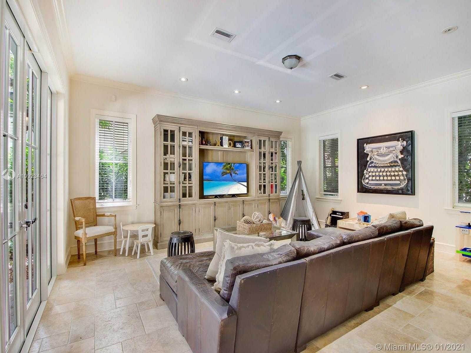 Small Image of 722 ALMERIA AVENUE, Coral Gables Number 6