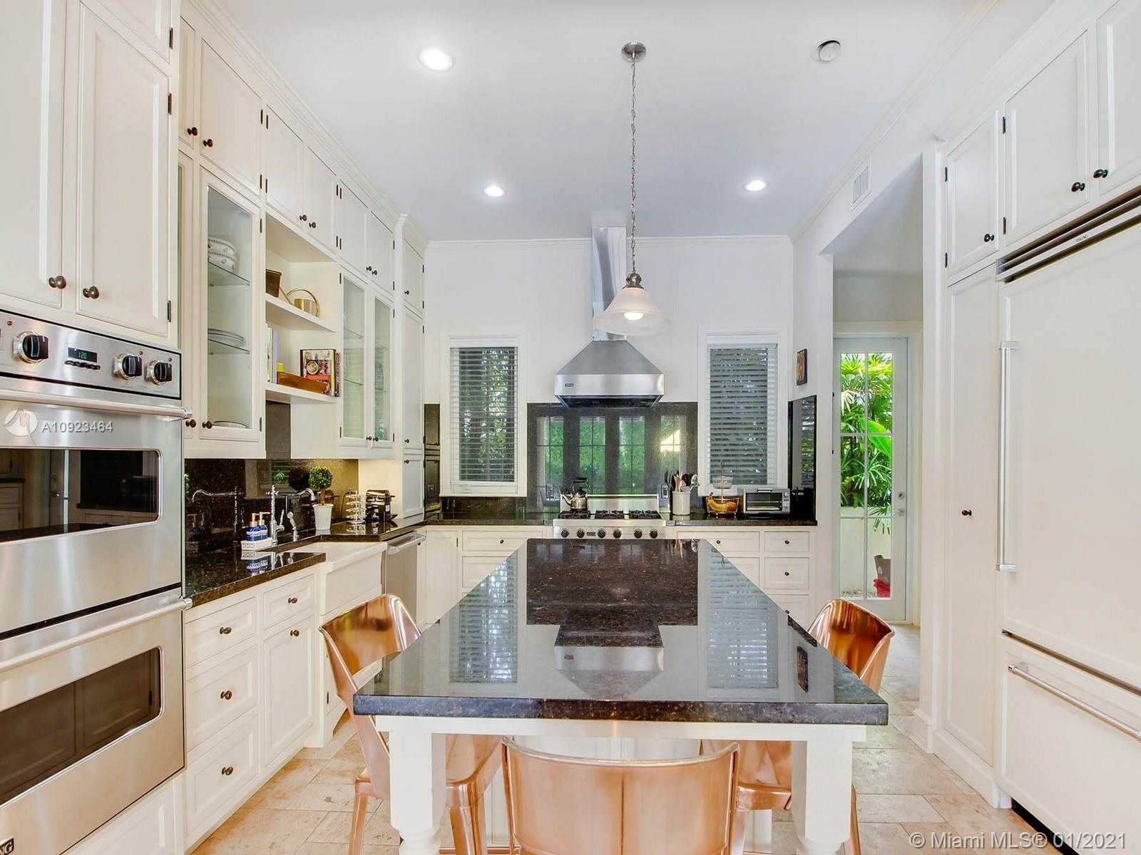 Small Image of 722 ALMERIA AVENUE, Coral Gables Number 8