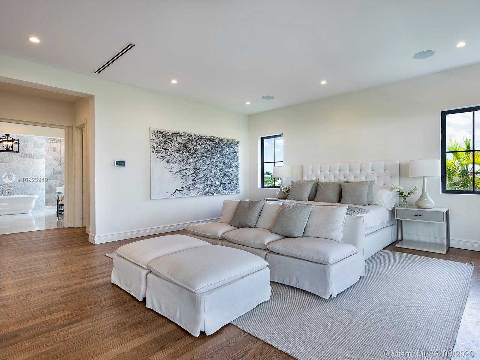Small Image of 406 TAMARIND DR, Hallandale Beach Number 31