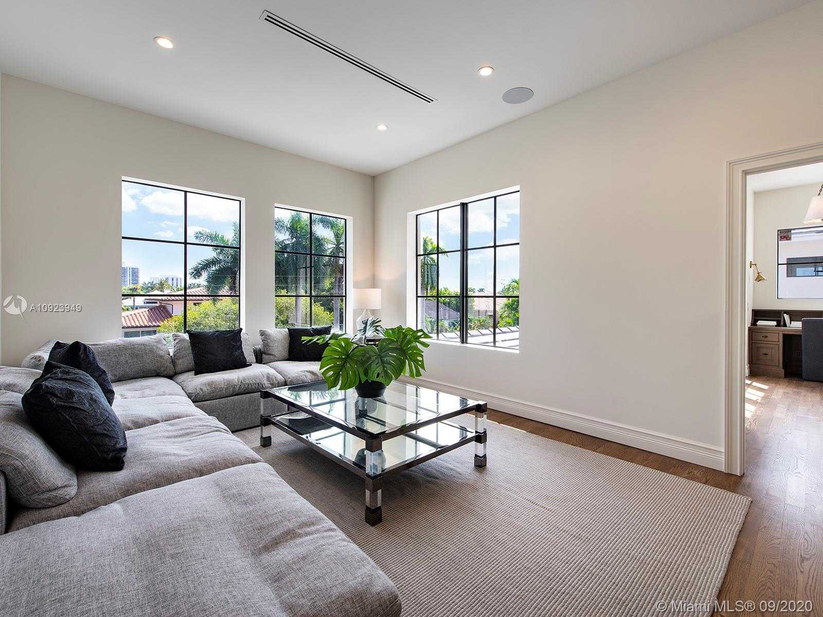Small Image of 406 TAMARIND DR, Hallandale Beach Number 36