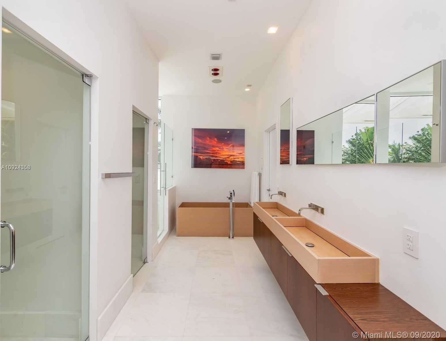 Small Image of 24 PALM AVE, Miami Beach Number 16