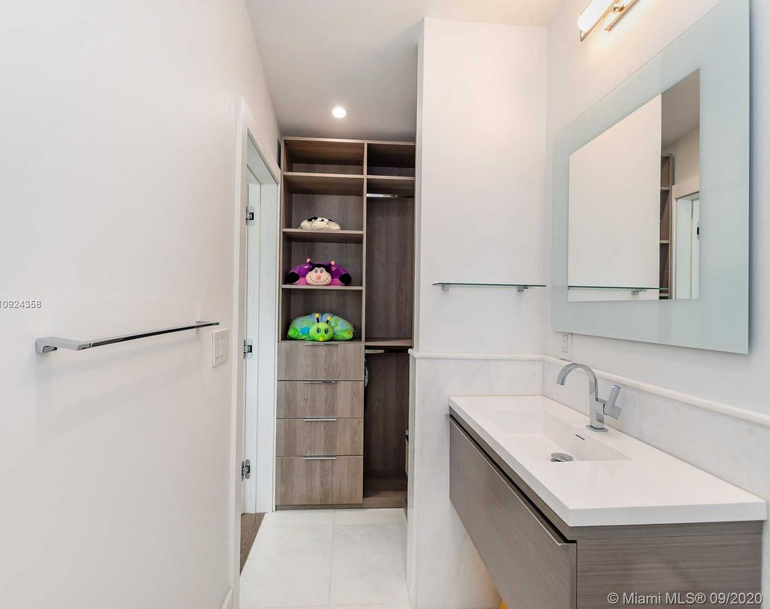 Small Image of 24 PALM AVE, Miami Beach Number 25