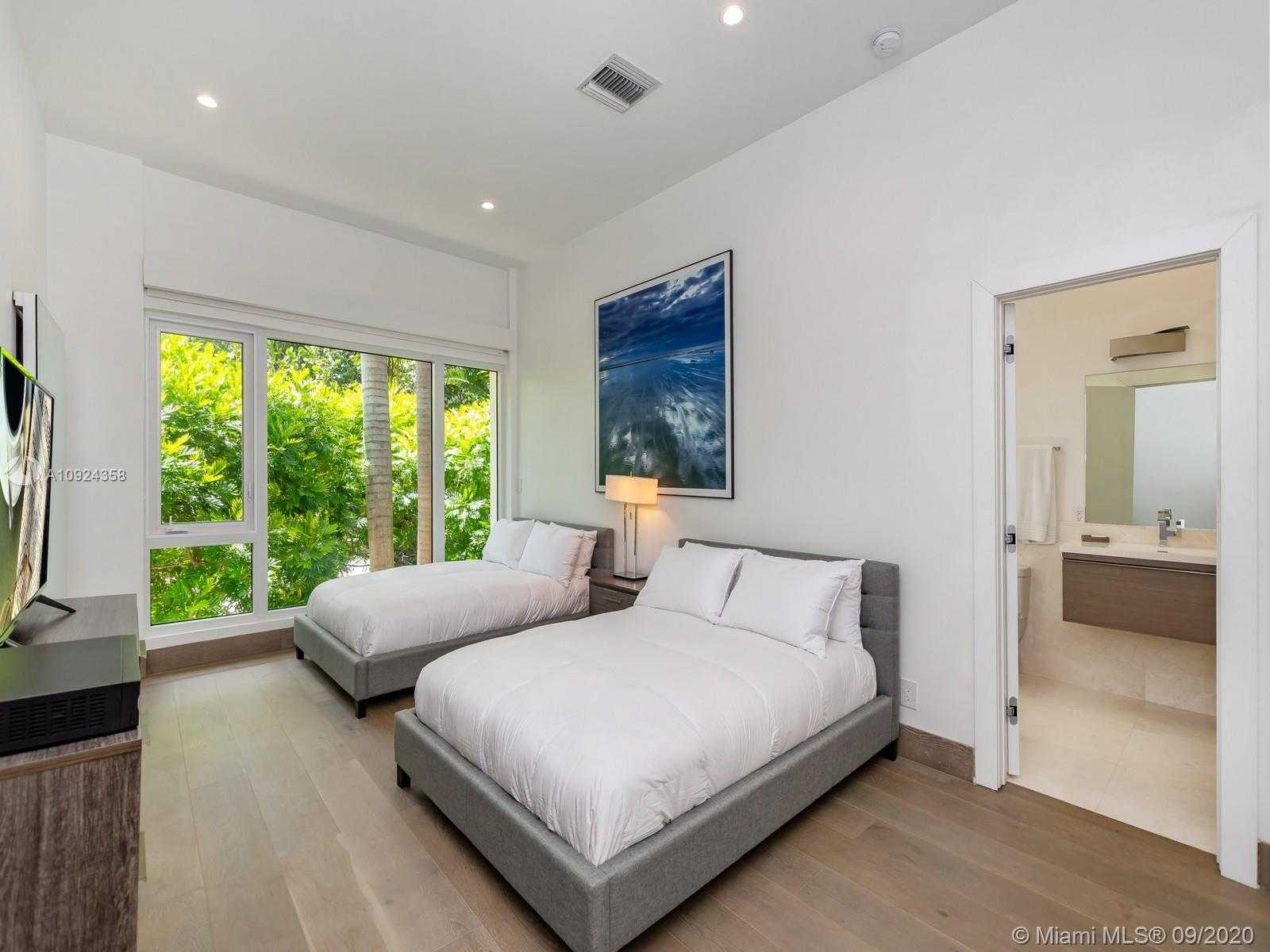 Small Image of 24 PALM AVE, Miami Beach Number 31