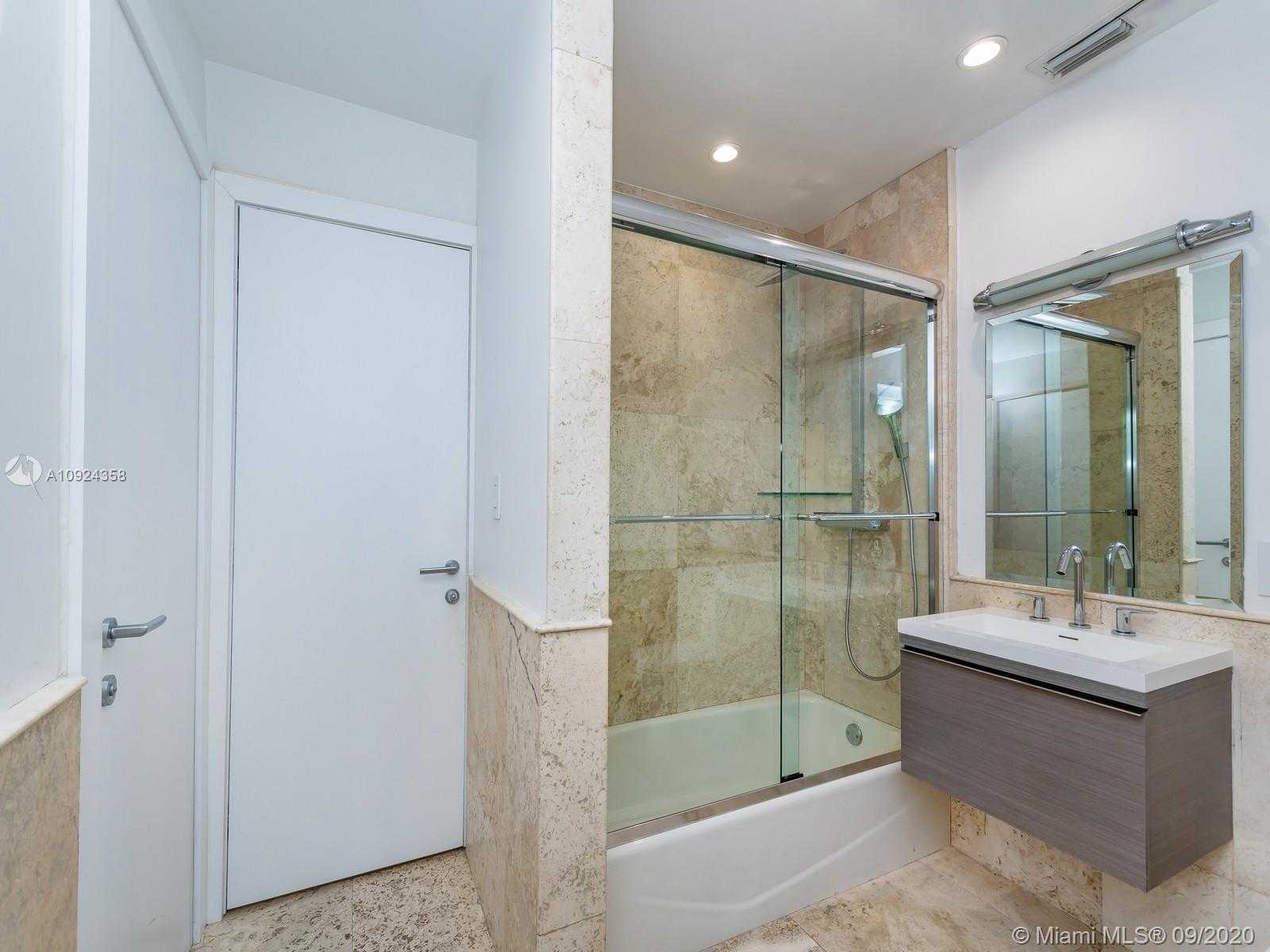 Small Image of 24 PALM AVE, Miami Beach Number 32