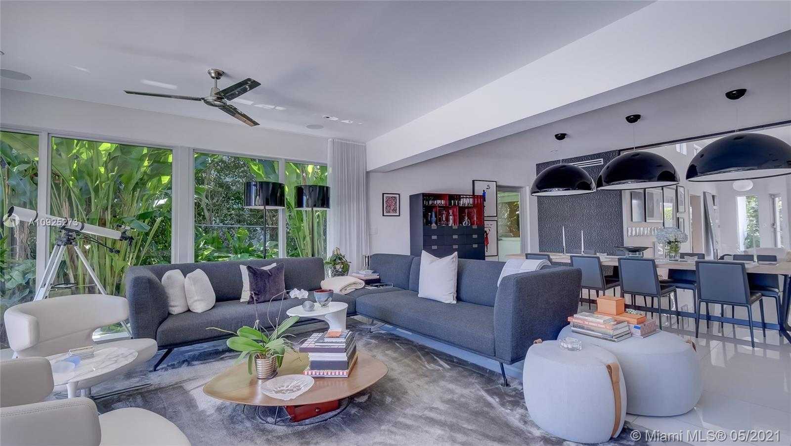 Small Image of 425 E Dilido Dr, Miami Beach, FL 33139, USA Number 11