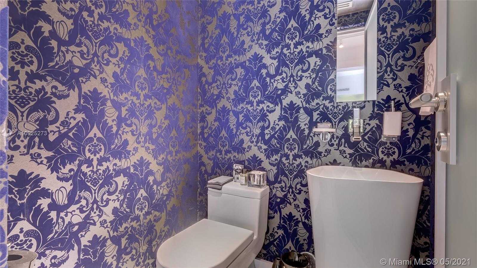 Small Image of 425 E Dilido Dr, Miami Beach, FL 33139, USA Number 26