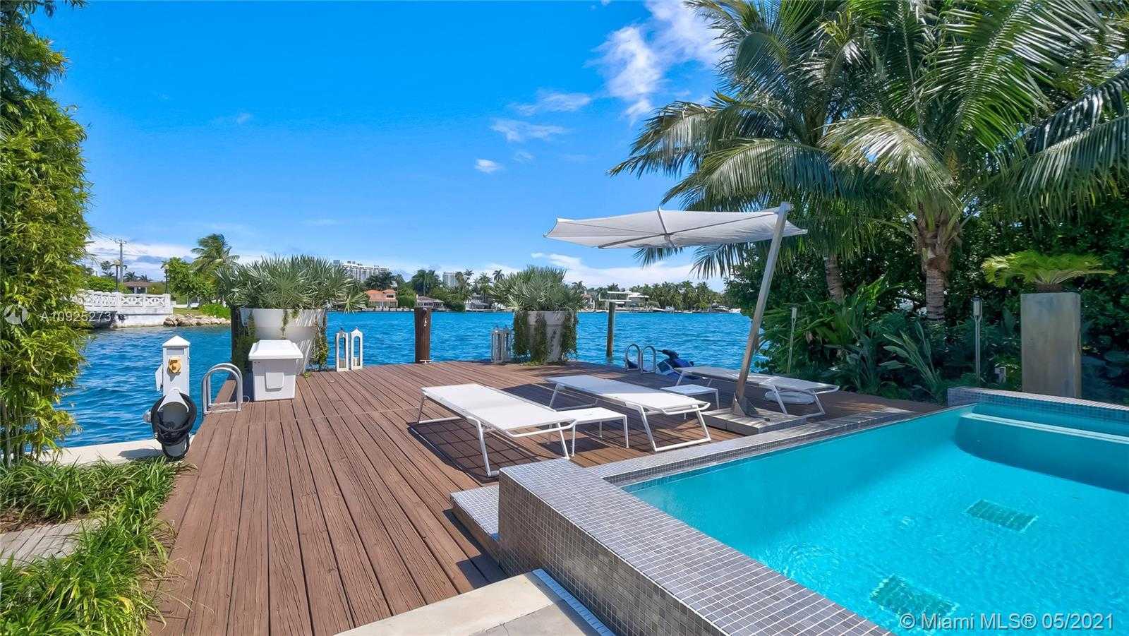 Small Image of 425 E Dilido Dr, Miami Beach, FL 33139, USA Number 34