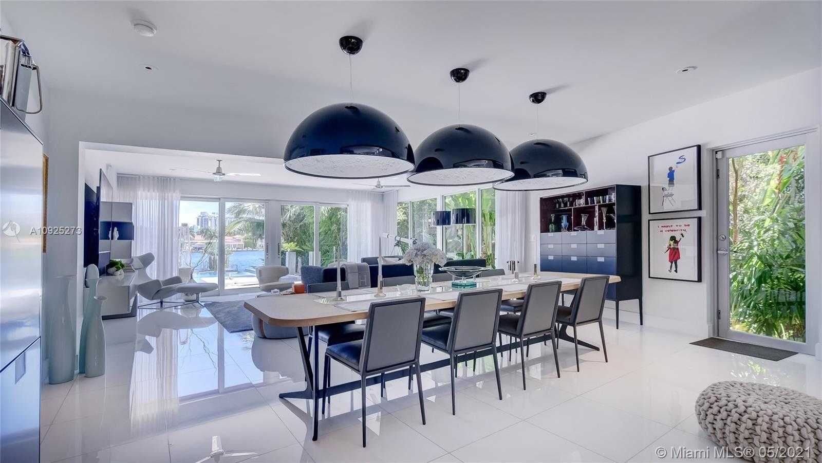 Small Image of 425 E Dilido Dr, Miami Beach, FL 33139, USA Number 4