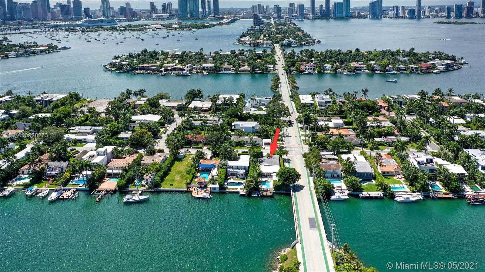 Small Image of 425 E Dilido Dr, Miami Beach, FL 33139, USA Number 41