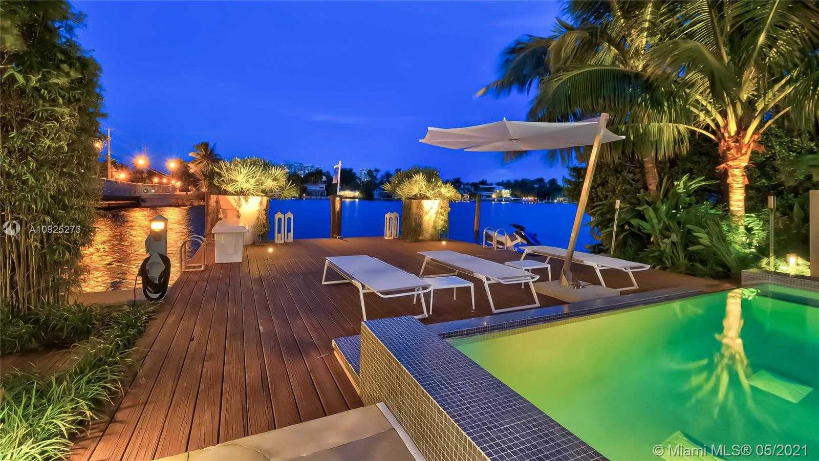 Small Image of 425 E Dilido Dr, Miami Beach, FL 33139, USA Number 47