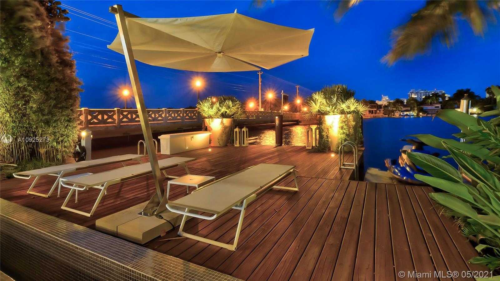 Small Image of 425 E Dilido Dr, Miami Beach, FL 33139, USA Number 50