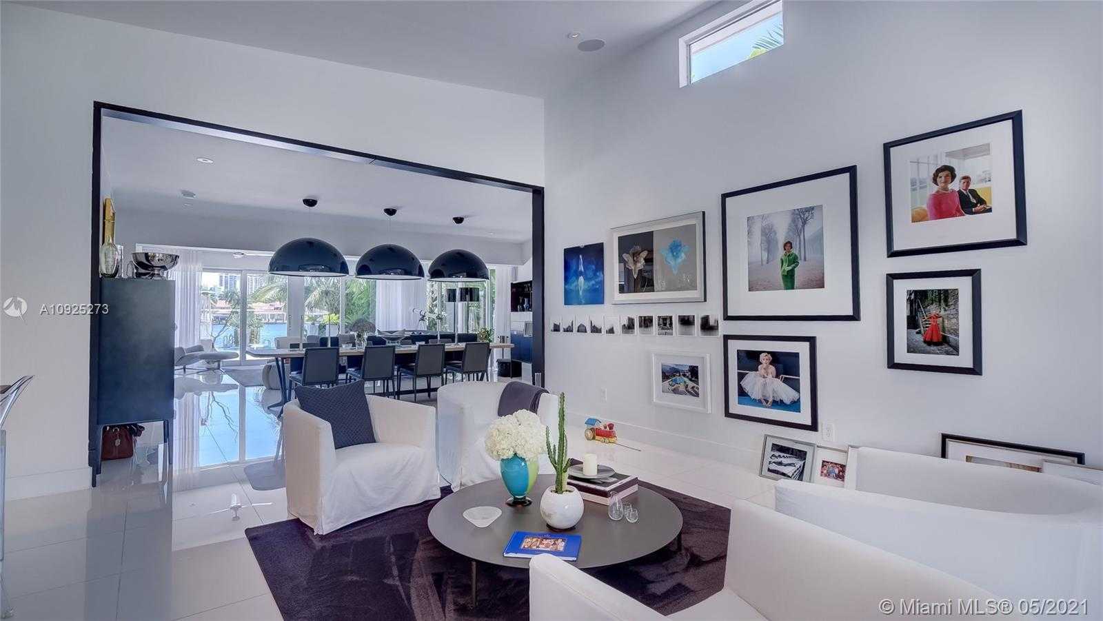 Small Image of 425 E Dilido Dr, Miami Beach, FL 33139, USA Number 8