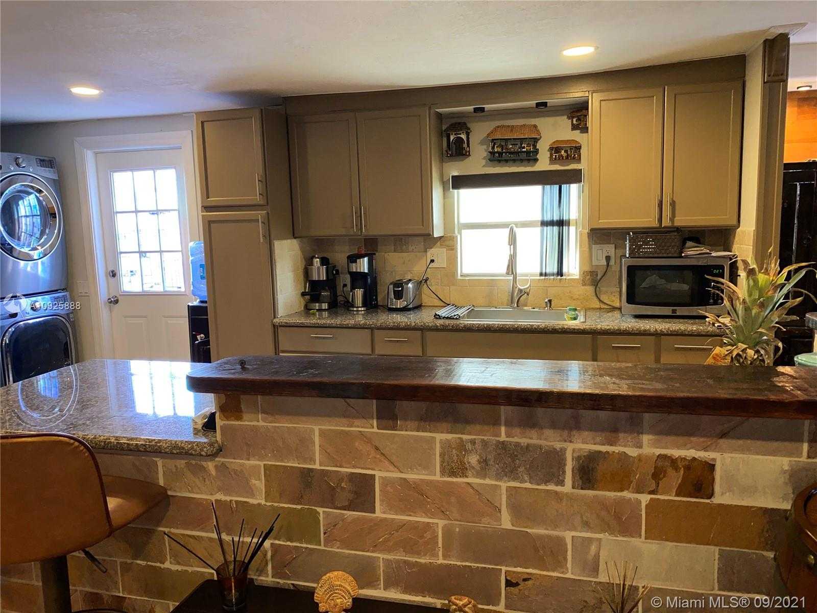 Small Image of 5301 SOUTH WEST 35TH, Davie Number 14