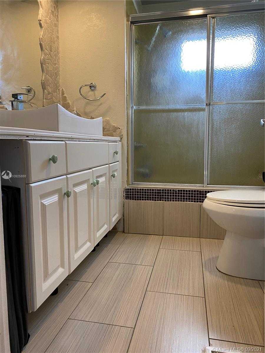 Small Image of 5301 SOUTH WEST 35TH, Davie Number 15