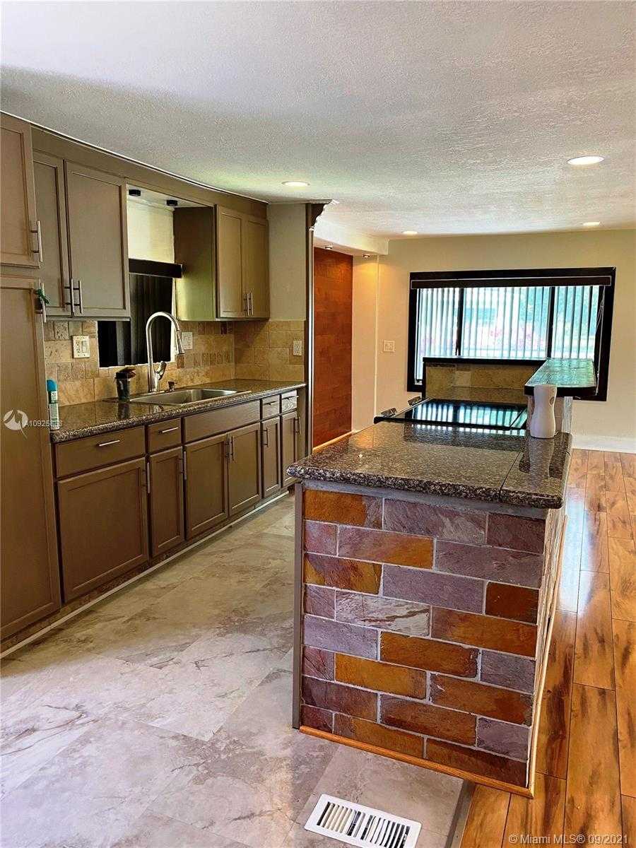 Small Image of 5301 SOUTH WEST 35TH, Davie Number 18