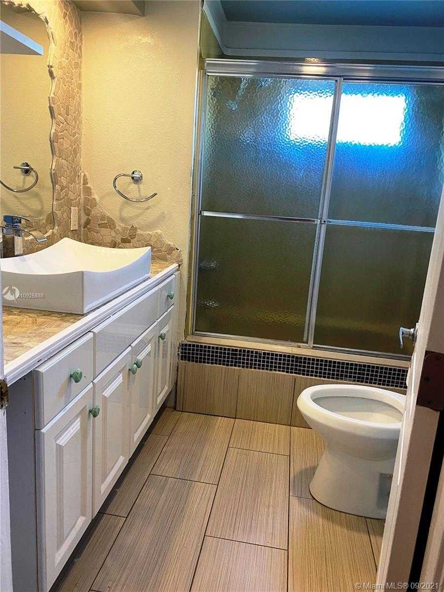 Small Image of 5301 SOUTH WEST 35TH, Davie Number 23
