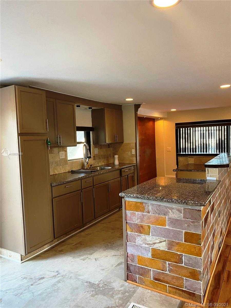 Small Image of 5301 SOUTH WEST 35TH, Davie Number 26
