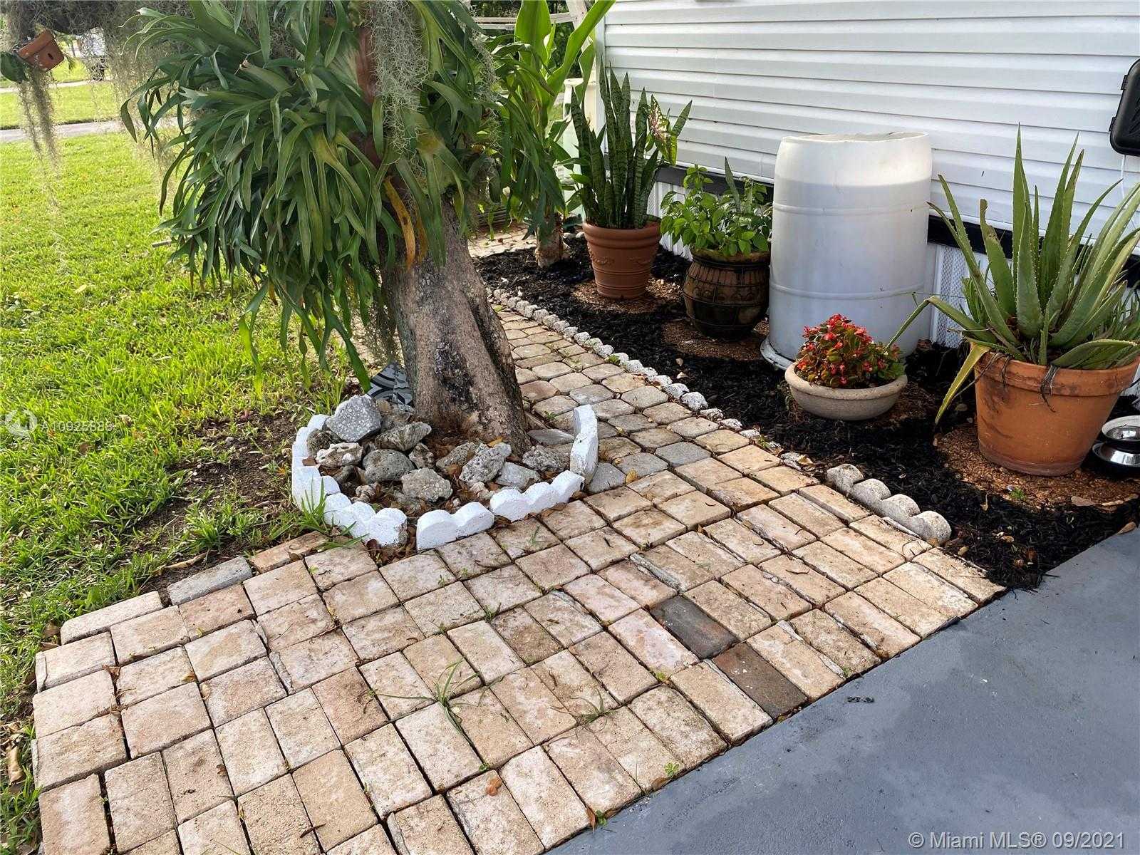 Small Image of 5301 SOUTH WEST 35TH, Davie Number 8