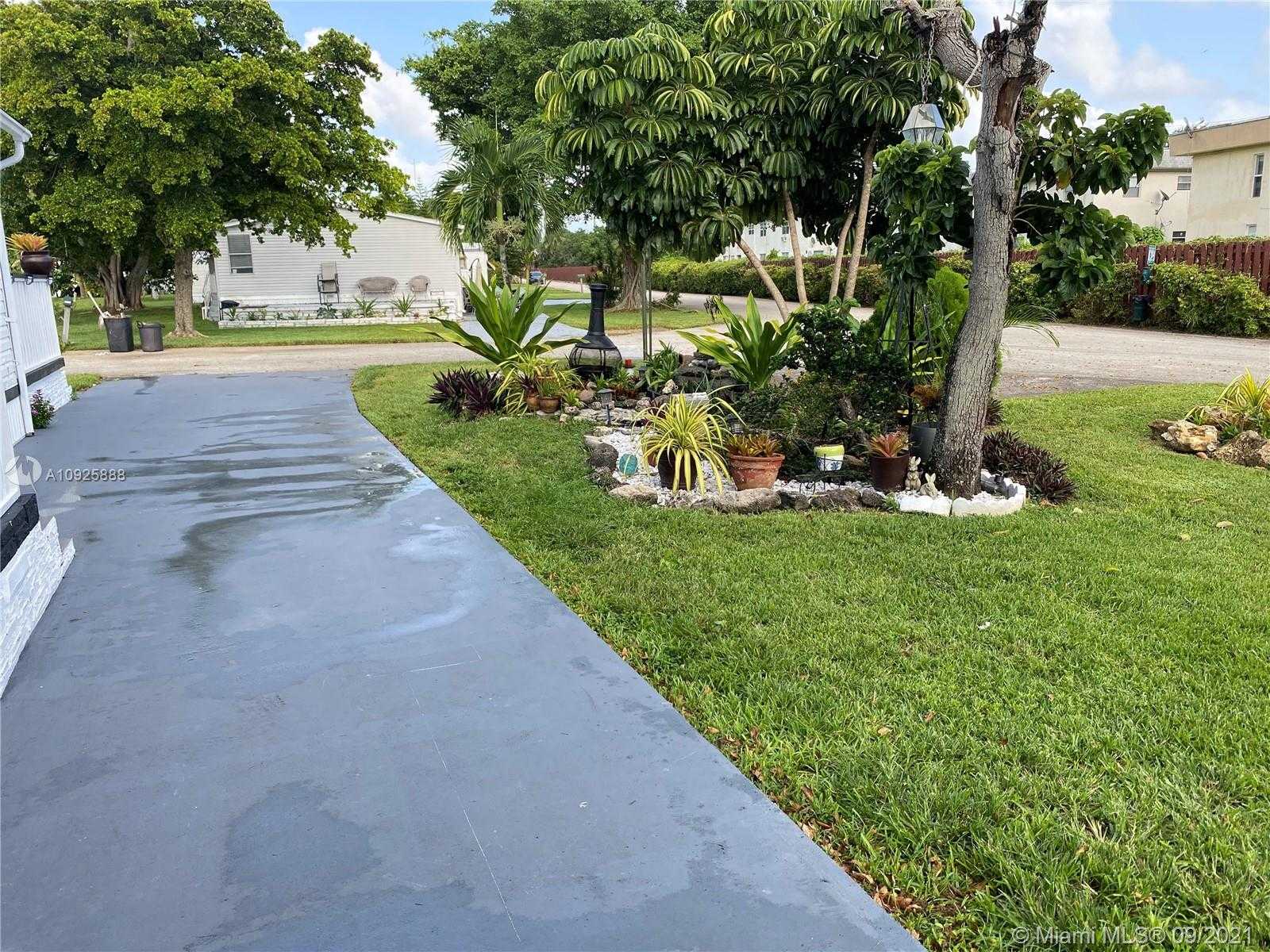 Small Image of 5301 SOUTH WEST 35TH, Davie Number 9