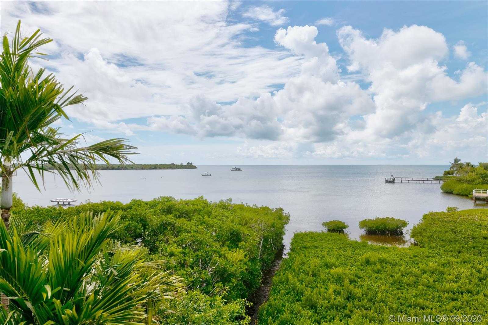 Small Image of 106 WEST PIRATES COVE DR, Marathon Number 14